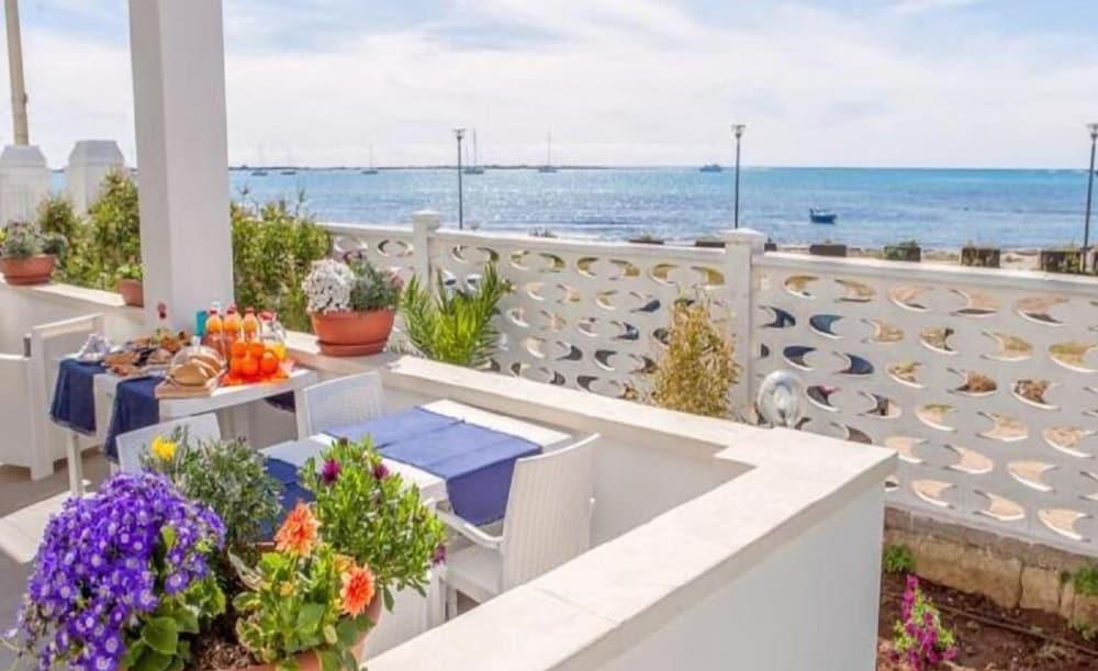 Estasi Sul Mare Bed and Breakfast Porto Cesareo Eksteriør billede
